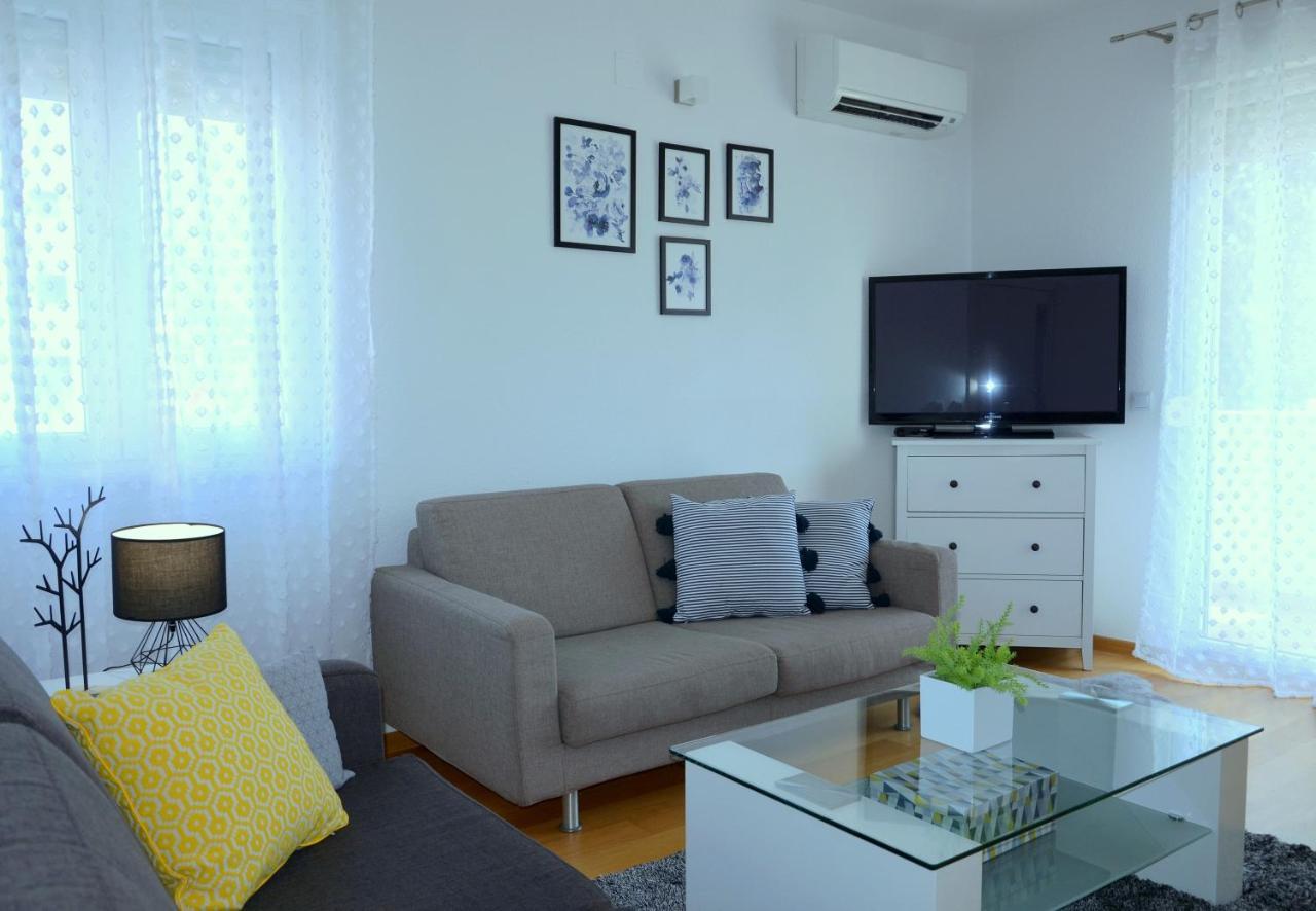 Iris Beach Apartments Kaštela Buitenkant foto