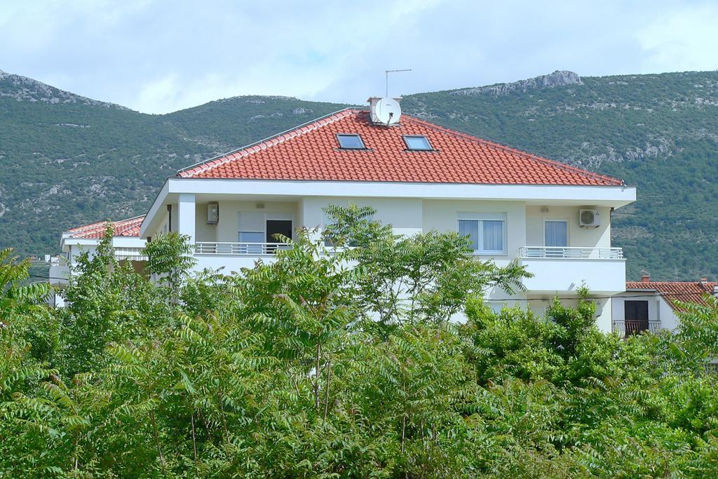 Iris Beach Apartments Kaštela Buitenkant foto