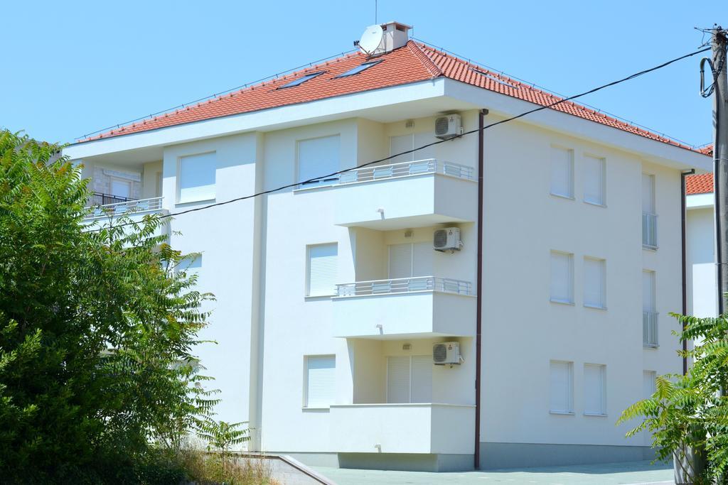 Iris Beach Apartments Kaštela Buitenkant foto