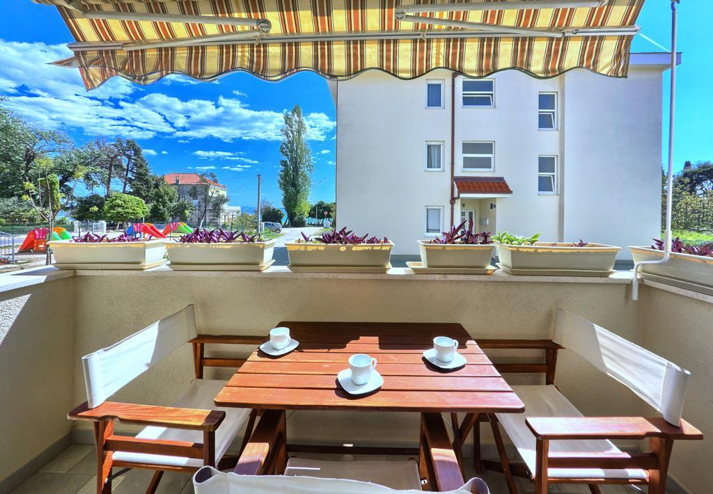 Iris Beach Apartments Kaštela Buitenkant foto