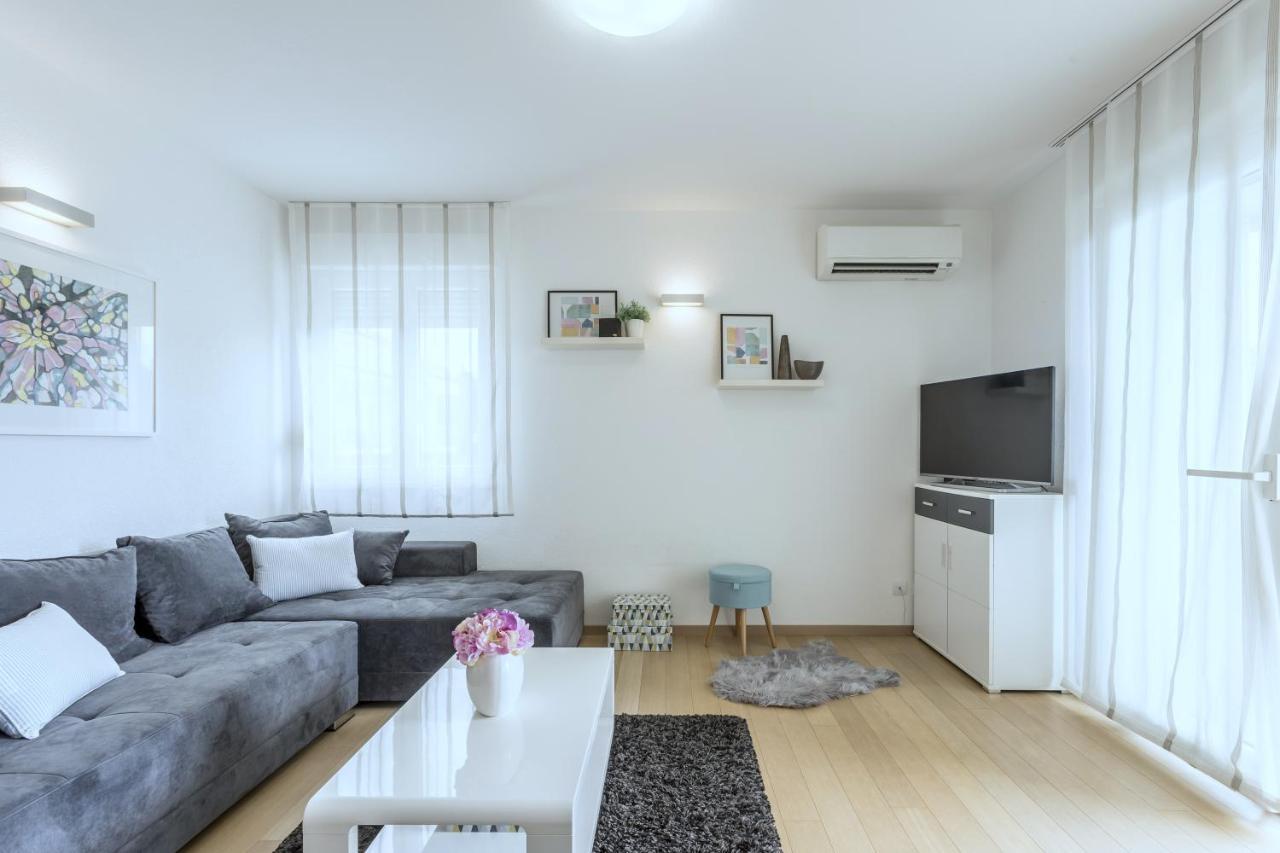 Iris Beach Apartments Kaštela Buitenkant foto