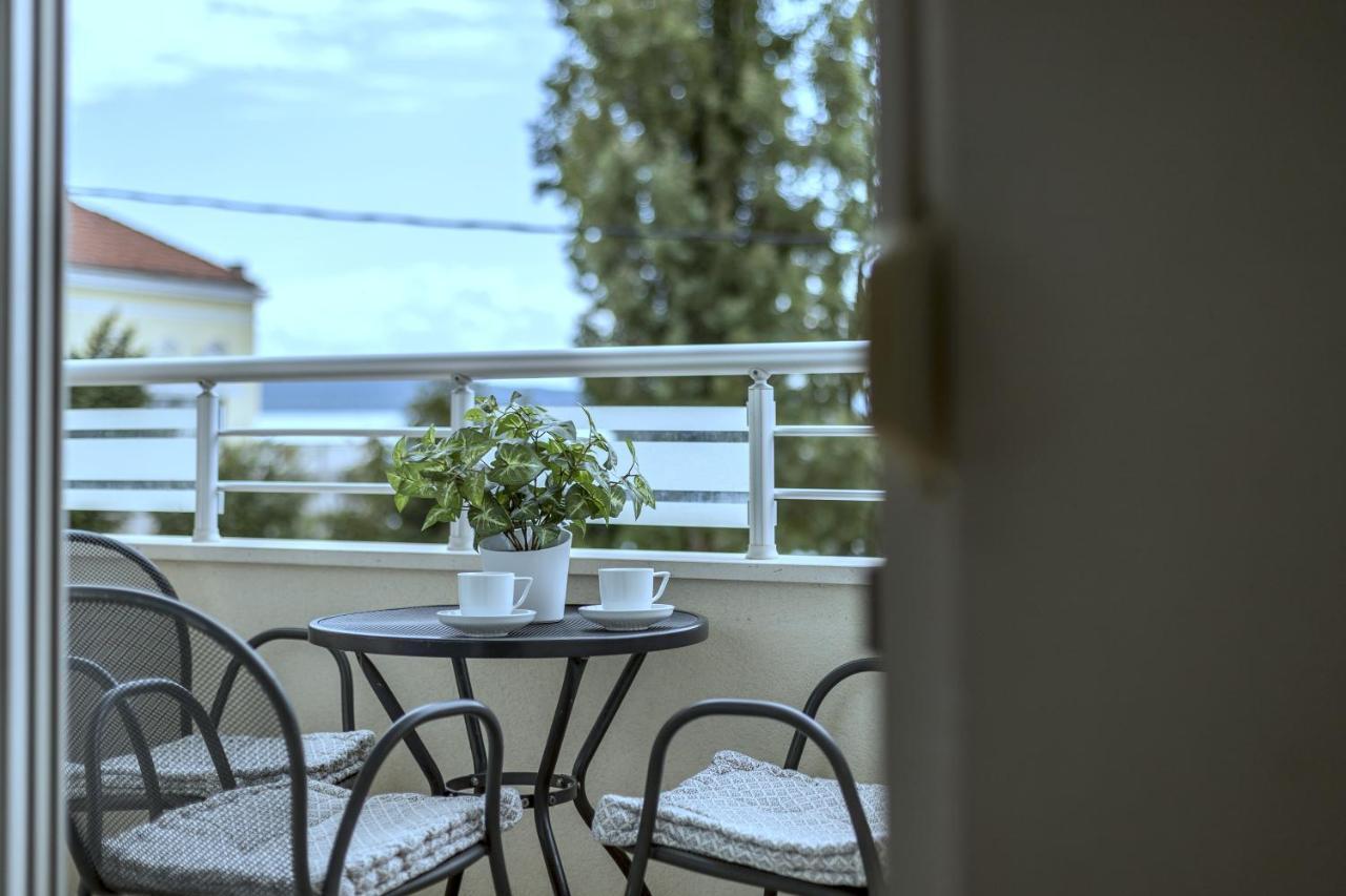 Iris Beach Apartments Kaštela Buitenkant foto
