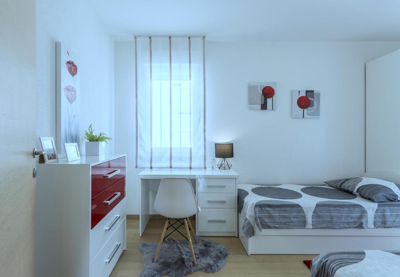 Iris Beach Apartments Kaštela Buitenkant foto