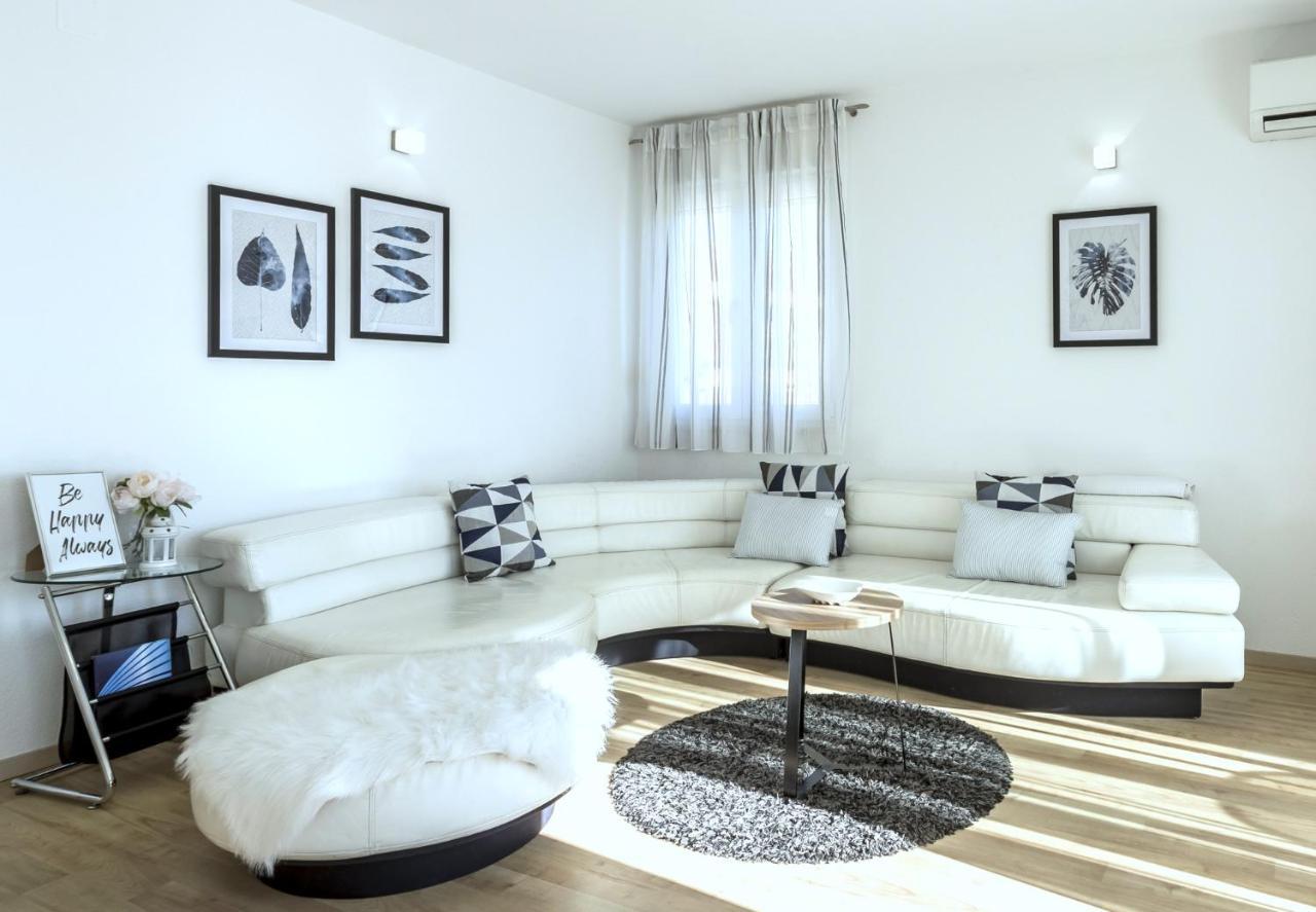 Iris Beach Apartments Kaštela Buitenkant foto