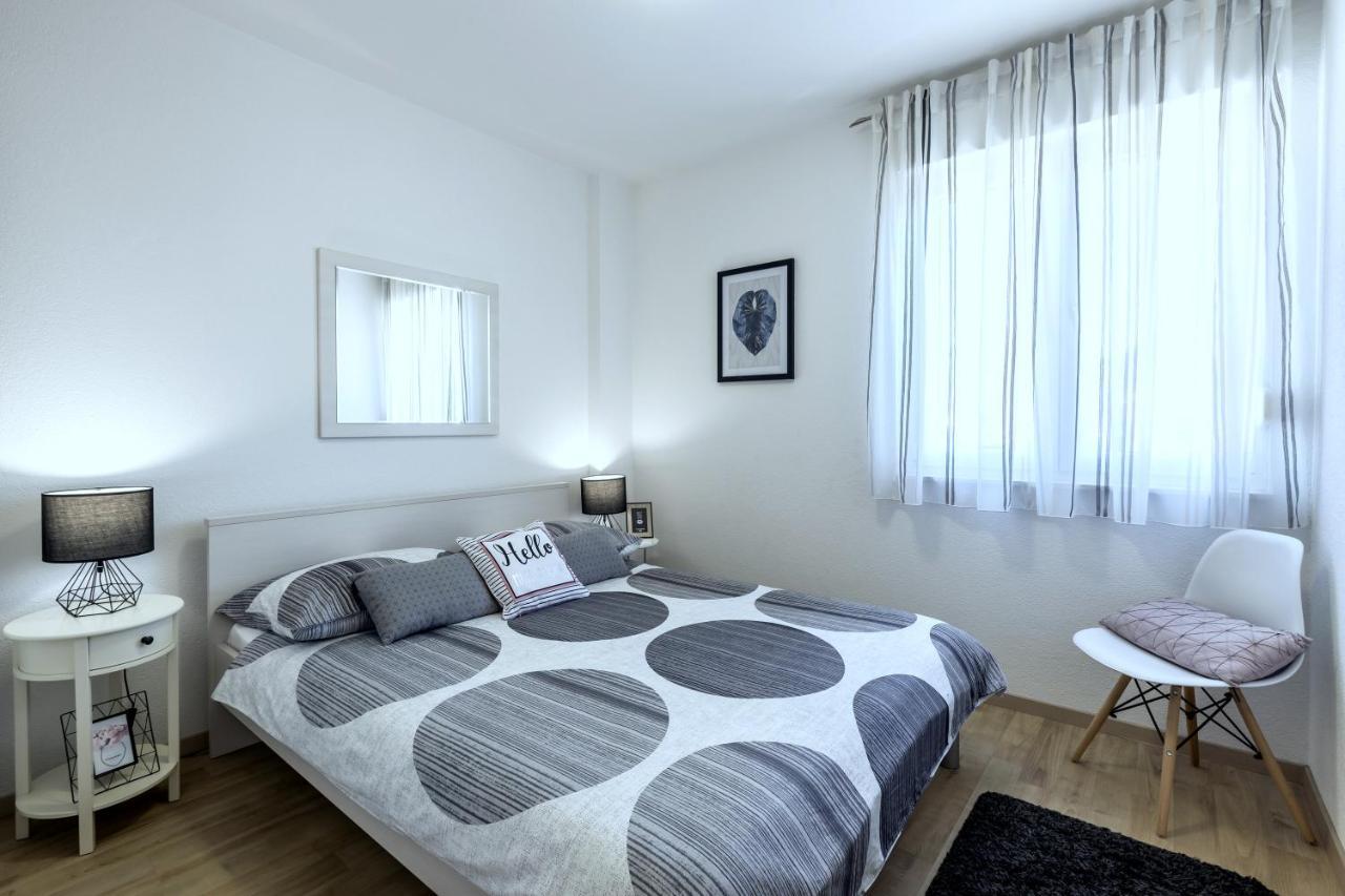 Iris Beach Apartments Kaštela Buitenkant foto