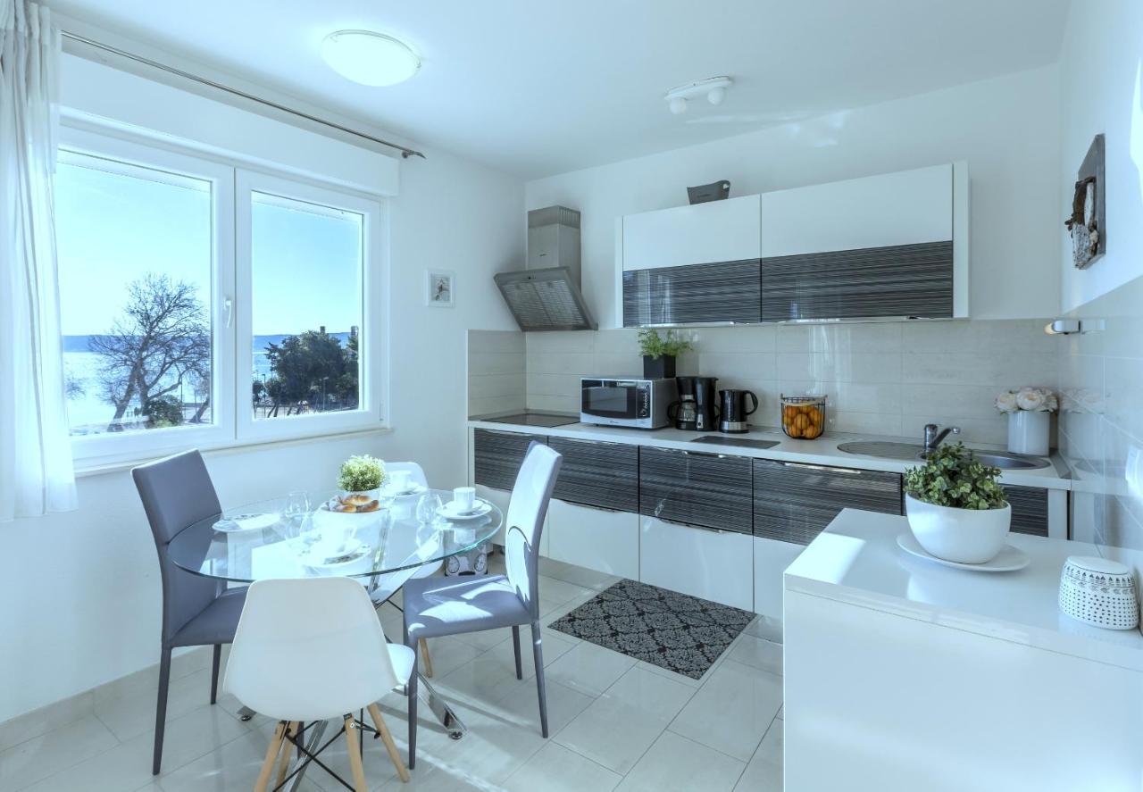 Iris Beach Apartments Kaštela Buitenkant foto